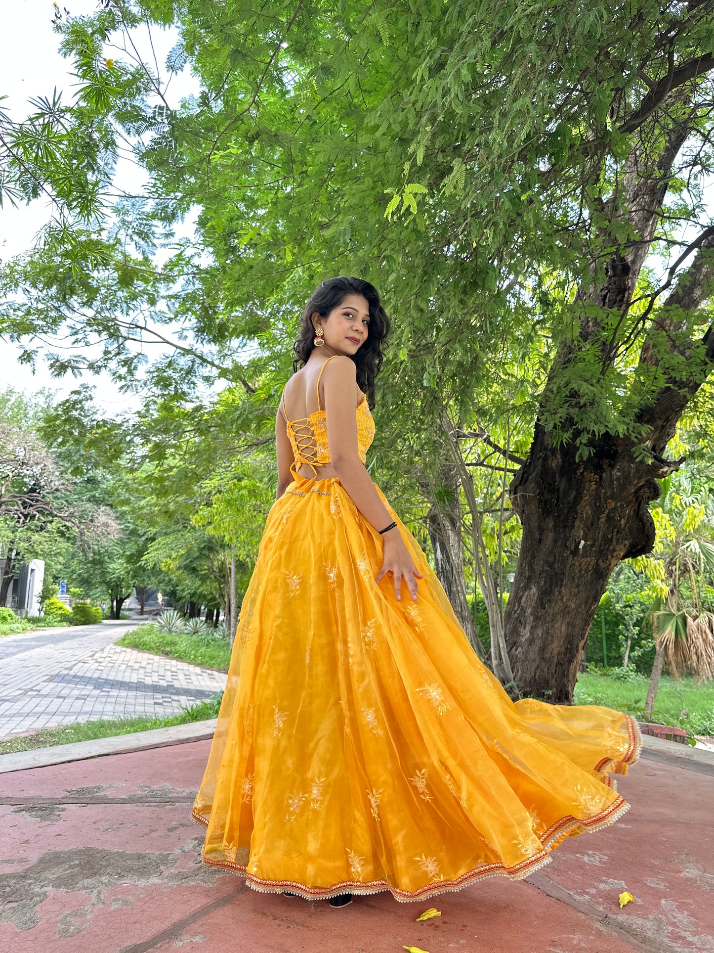 Yellow Butti Organza Lehenga