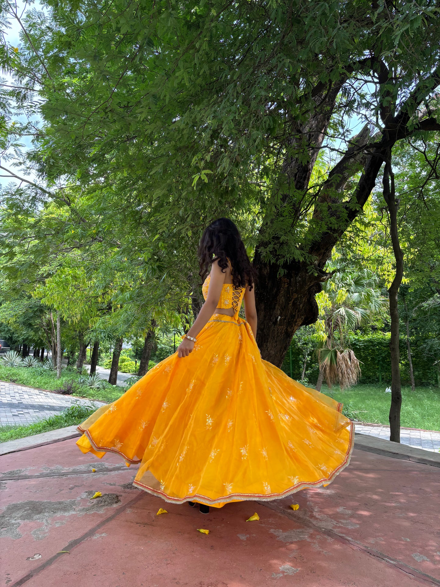 Yellow Butti Organza Lehenga