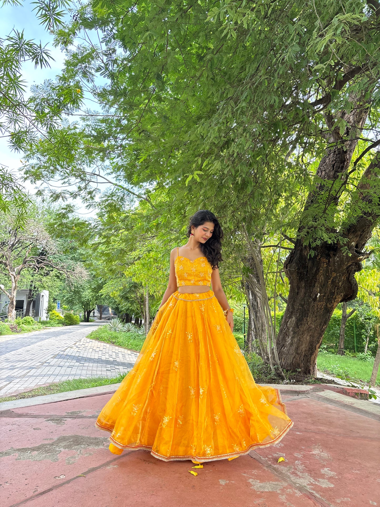 Yellow Butti Organza Lehenga